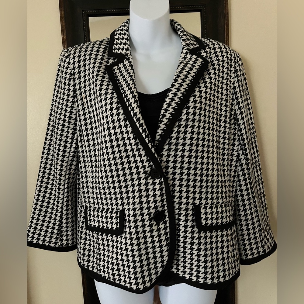 Covington woman’s blazer